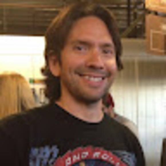 Profile Picture of Robert Sindik (@robsindik) on Poshmark