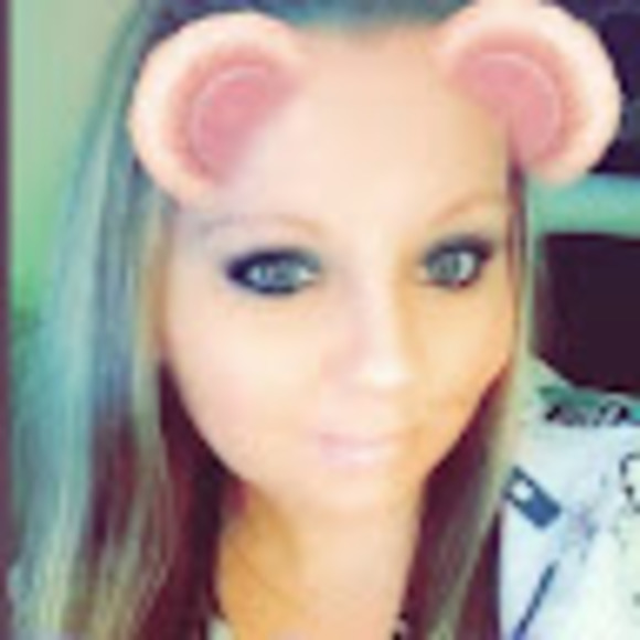 Profile Picture of Casey Moore (@kc7044) on Poshmark