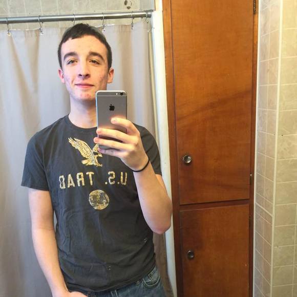 Profile Picture of Trenton Hinerman (@rentmoney114) on Poshmark