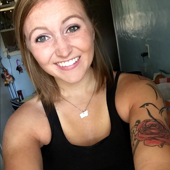 Profile Picture of Brianna Howse (@brihowse) on Poshmark