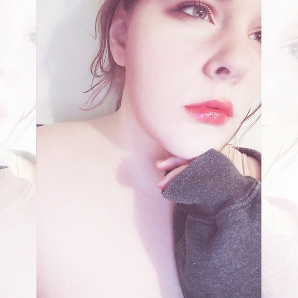 Profile Picture of Kelsie Snyder (@freethejellies) on Poshmark