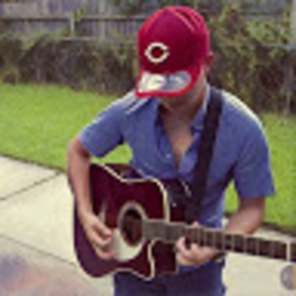 Profile Picture of Alejandro Pulido (@alejandropul488) on Poshmark