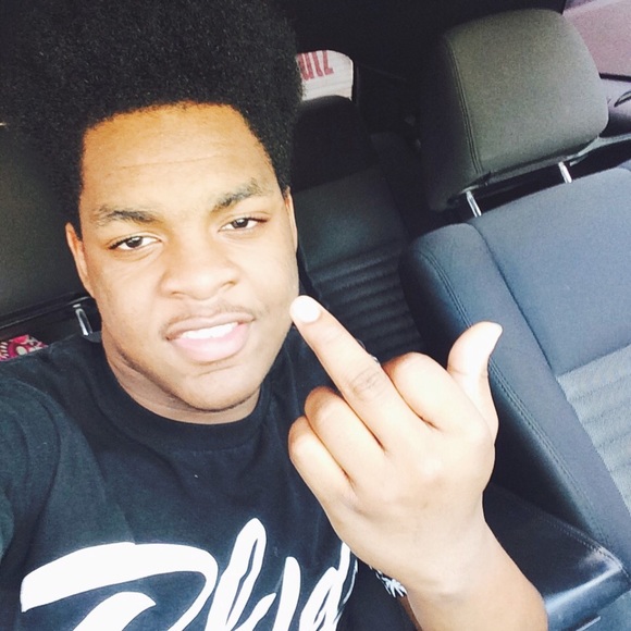 Profile Picture of Paul Moore (@kaash1k) on Poshmark