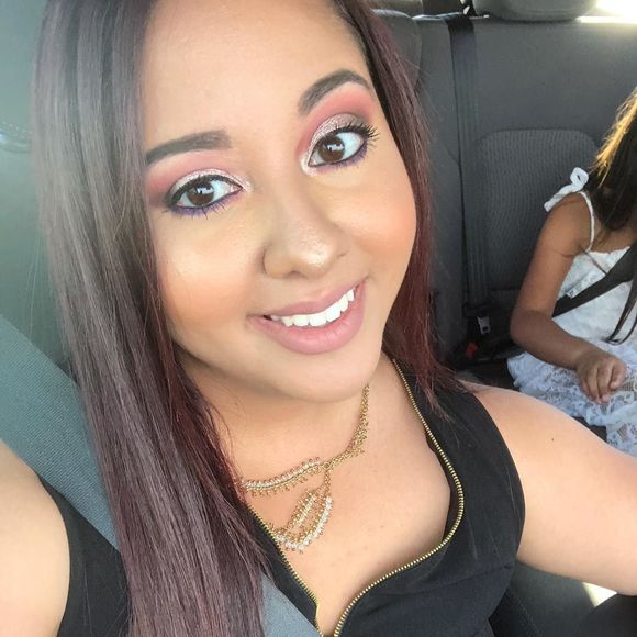 Profile Picture of Chantelle Enid (@chantiiboo) on Poshmark