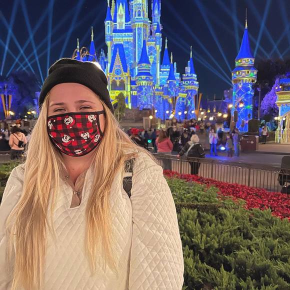 Profile Picture of Megan Claspell (@meganlynnexo) on Poshmark