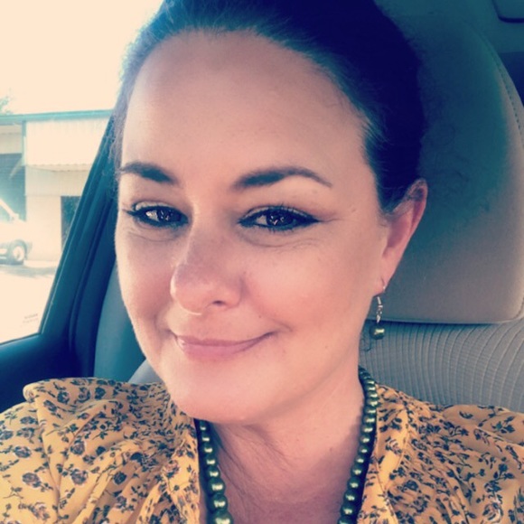 Profile Picture of Heidi Bouchie (@meeka353) on Poshmark