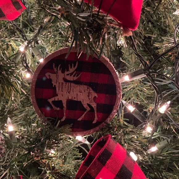 Profile Picture of Valerie Cosman (@valchall) on Poshmark