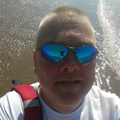 Profile Picture of Dave Fretwell (@DaveFretwell) on Twitter