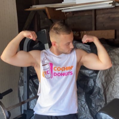 Profile Picture of Zach Cochran (@zachhh5) on Twitter