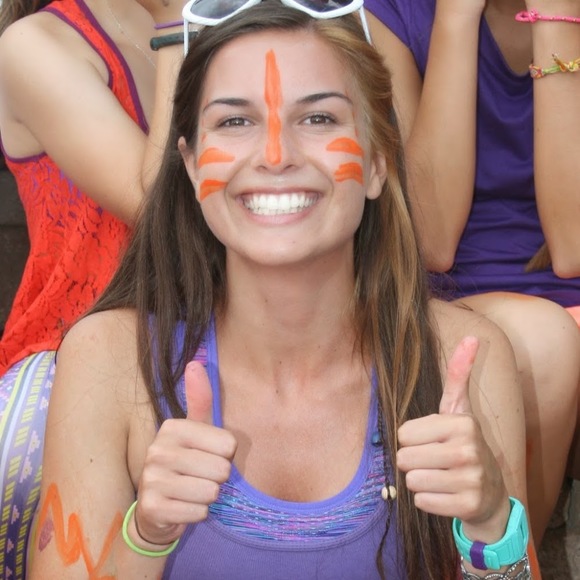 Profile Picture of Lauren Virzi (@lovirzz) on Poshmark