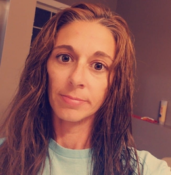 Profile Picture of Nicole Turner (@nicoleking83) on Poshmark