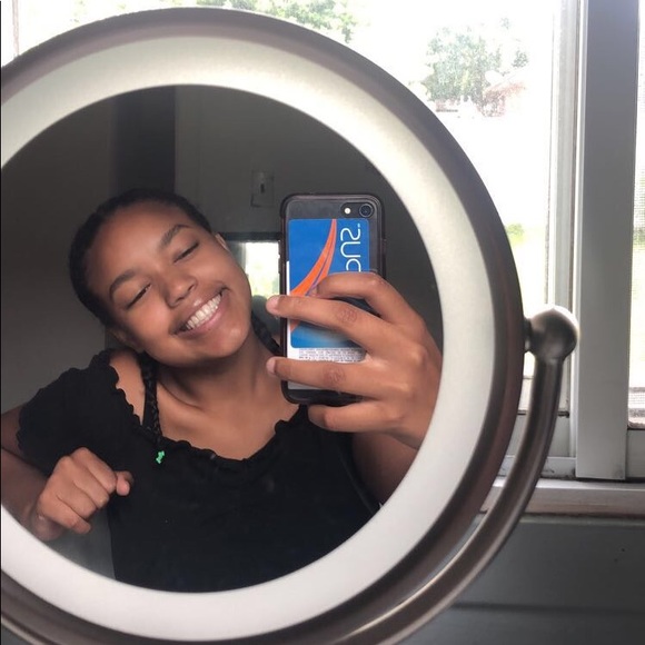 Tiffany Dufresne - Poshmark Profile Picture of Tiffany Dufresne (@dufresnetiffany) on Poshmark