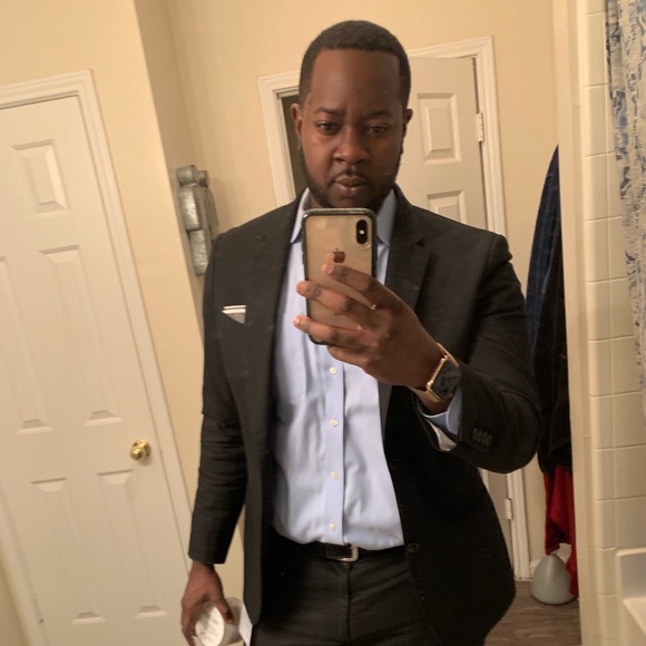 Profile Picture of Jonathan Burroughs (@jonbu229) on Poshmark