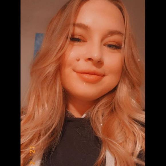 Profile Picture of Hailey Tinkey (@haileyjolyn26) on Poshmark