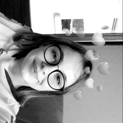 Profile Picture of Nina_zo (@ZolloNina) on Twitter