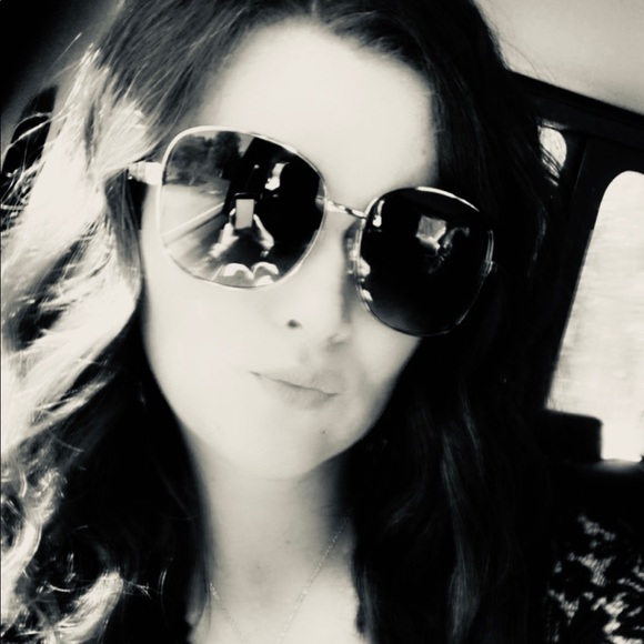Profile Picture of Haley Patrick (@haleypatrick226) on Poshmark