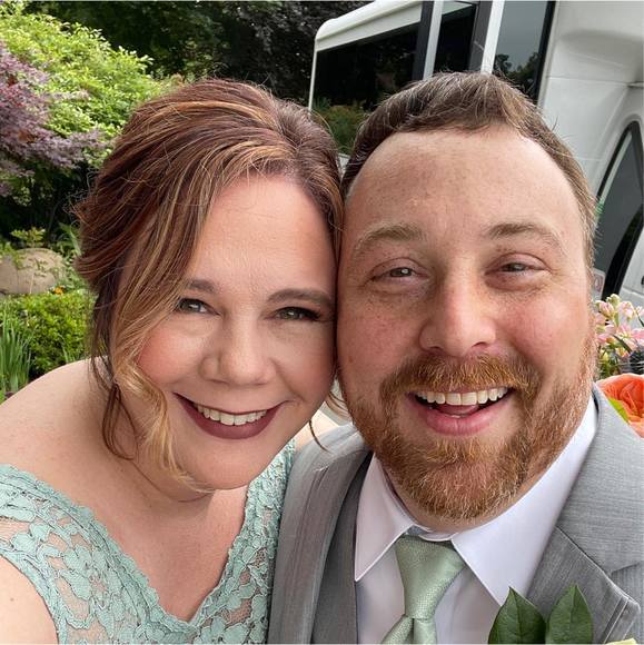 Profile Picture of Amy Veiders (@amyveiders) on Poshmark