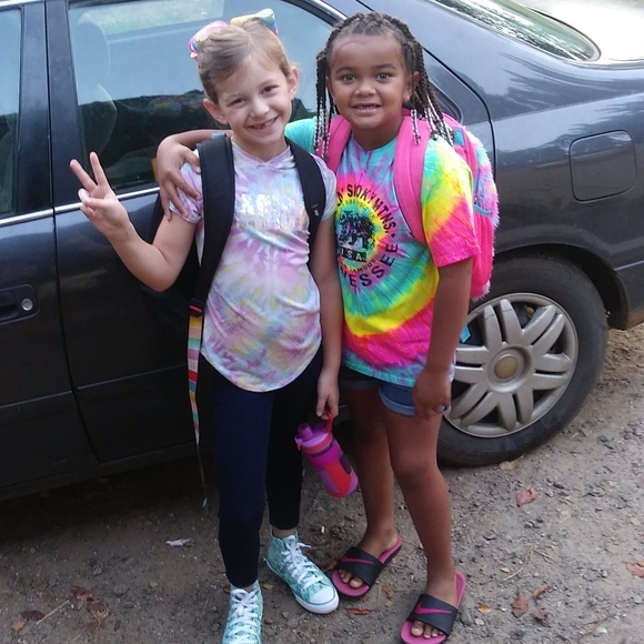 Profile Picture of Robyn Gill (@robyn23) on Poshmark