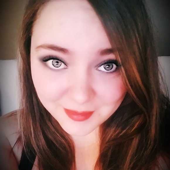 Profile Picture of Kayla Garding (@garding10122) on Poshmark