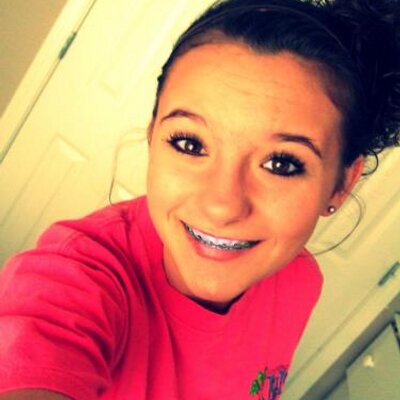 Profile Picture of Lilly Chapman (@Lillian_Maee) on Twitter