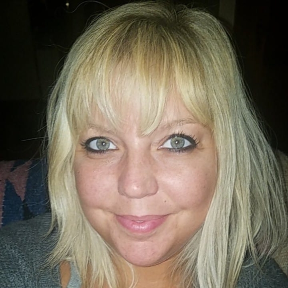 Profile Picture of Sam Swenson (@sams811) on Poshmark