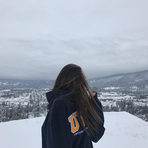 Jessica Skerlec - Poshmark Profile Picture of Jessica Skerlec (@jskerlec) on Poshmark