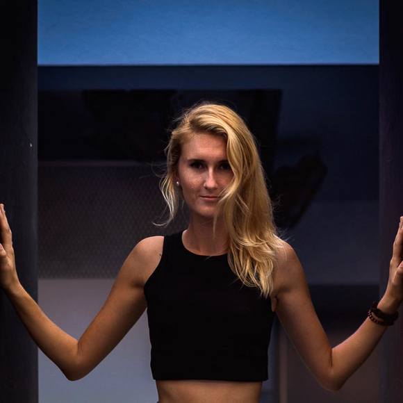 Profile Picture of Cassondra Smith (@cassondrasmith1) on Poshmark