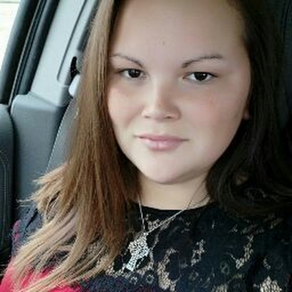Profile Picture of Stephanie Bruce (@s14bruce) on Poshmark