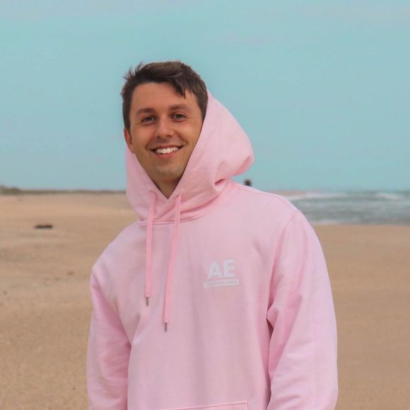 Profile Picture of Quinn Mccoy (@qkmccoy) on Poshmark