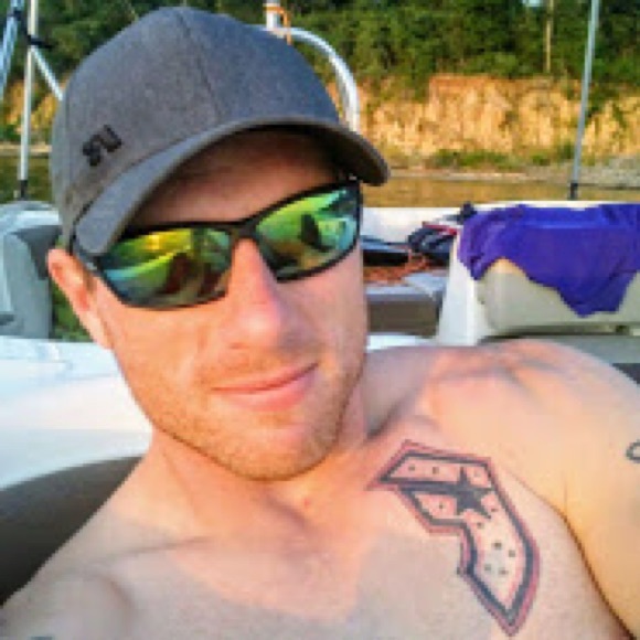 Profile Picture of Joshua Marlow (@joshmarlow8907) on Poshmark