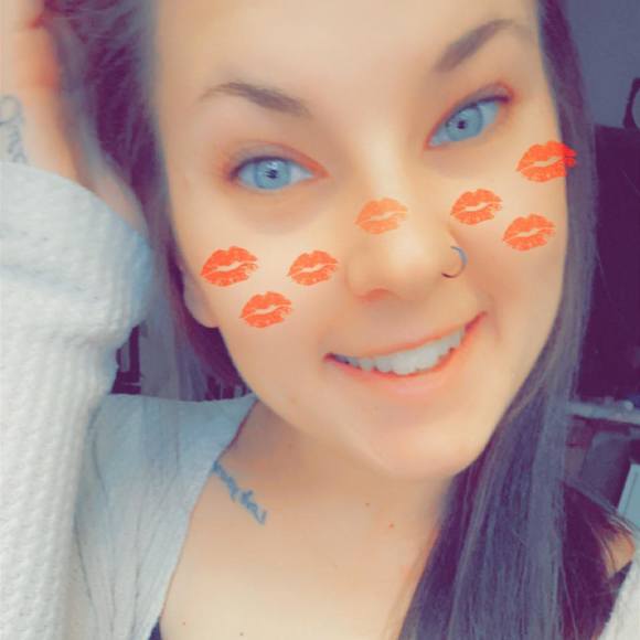 Profile Picture of Briana Bowling (@bbowling016) on Poshmark