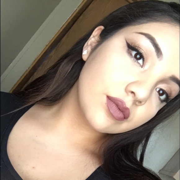 Profile Picture of Christina Rangel (@christinarr17) on Poshmark