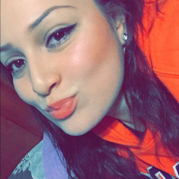 Profile Picture of Ruby Ruiz (@ruby_16) on Poshmark