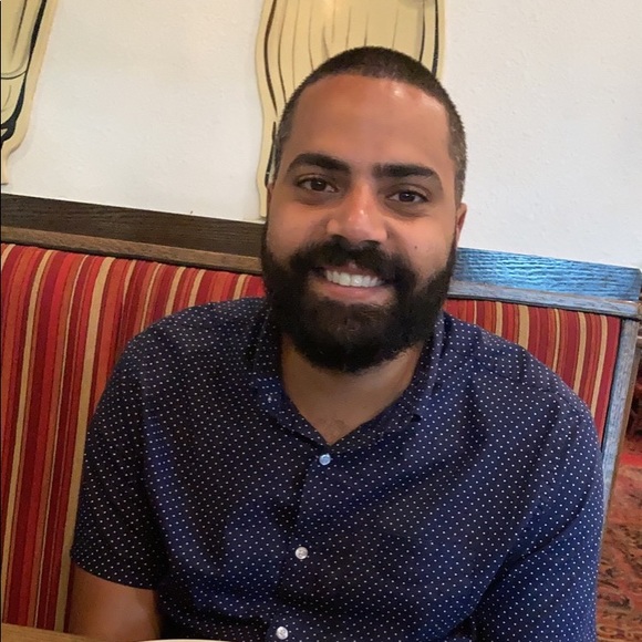 Profile Picture of David Tadros (@dtadros9) on Poshmark