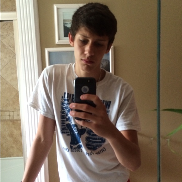 Profile Picture of Jayson Glowe (@jaysonglowe5) on Poshmark