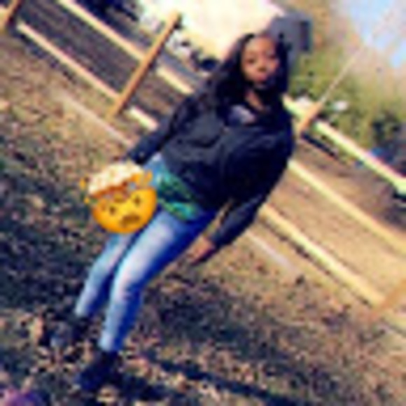 Profile Picture of Brankayle Mason (@brankaylemason4) on Poshmark