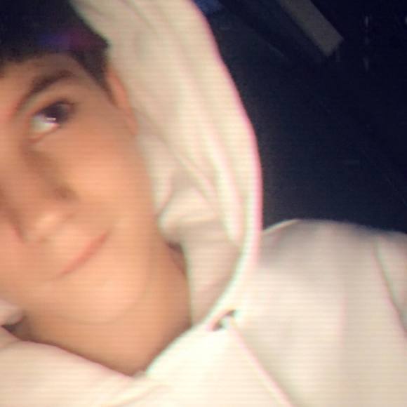 Profile Picture of Logan Lukens (@loganlukens) on Poshmark
