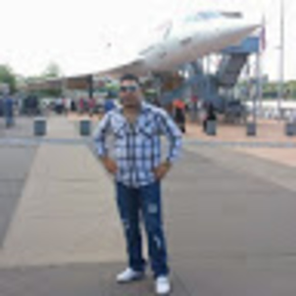 Profile Picture of Cesar Cabral (@cesarcabral30) on Poshmark