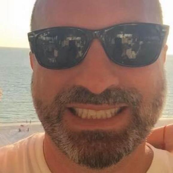 Profile Picture of Alex Mier (@kajen) on Poshmark