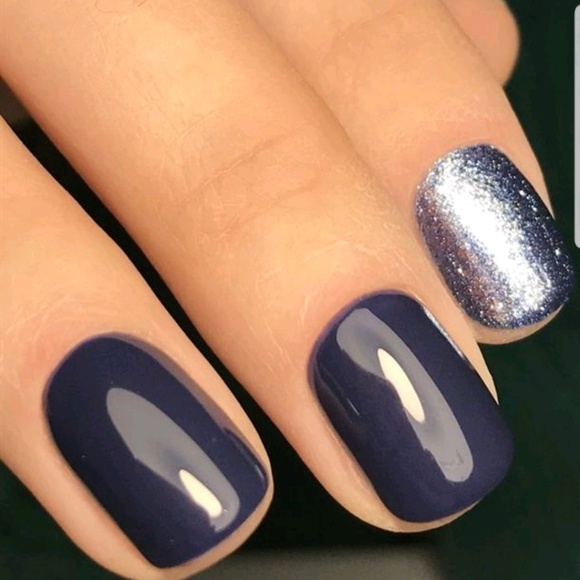 Profile Picture of Michelle Manegold (@mmanegold) on Poshmark