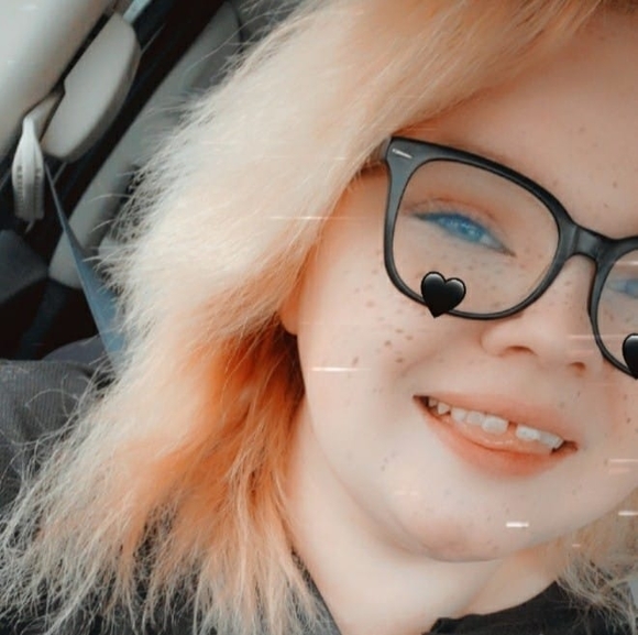 Profile Picture of Danielle Plumb (@plumbd10) on Poshmark