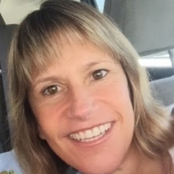 Profile Picture of Alessandra Vecchia (@a_vecchia) on Poshmark