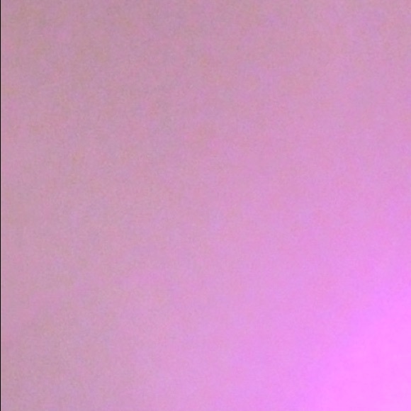 Profile Picture of Jenica Debeni (@jenicadebeni) on Poshmark