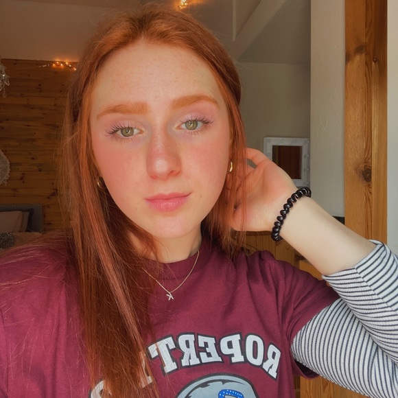 Profile Picture of Kaeli Pratt (@kaelipratt) on Poshmark