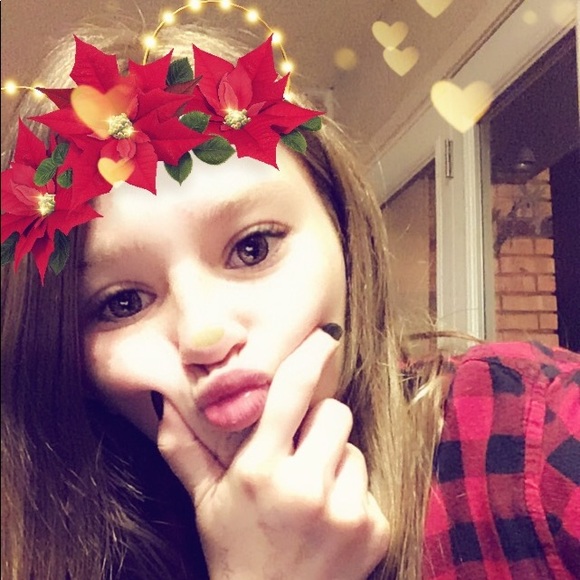 Profile Picture of Summer Daniels (@summerd1003) on Poshmark