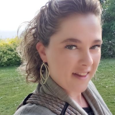 Profile Picture of Jami Edwards (@StoryJami) on Twitter