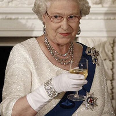 Profile Picture of Elizabeth Windsor (@Queen__UK) on Twitter