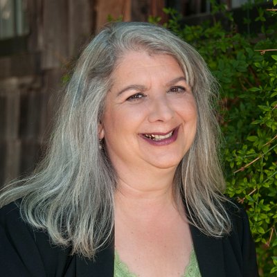 Profile Picture of Cynthia White (@dearcynthia) on Twitter