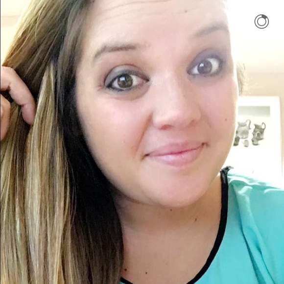 Profile Picture of Ashley Sexton (@asexton929) on Poshmark
