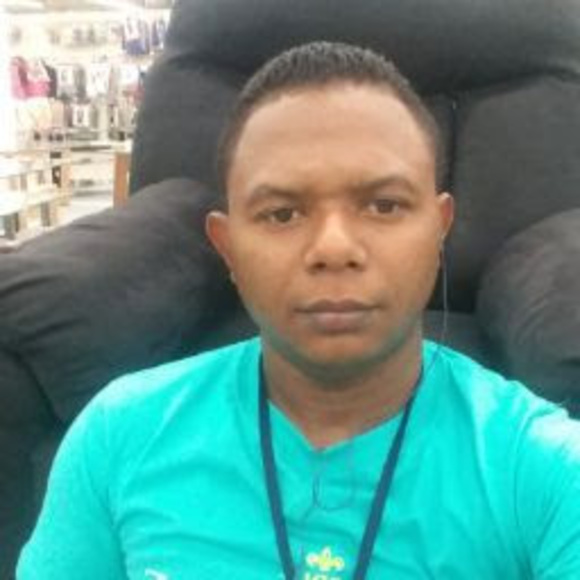Profile Picture of Fernando Mateo (@fernandomate844) on Poshmark